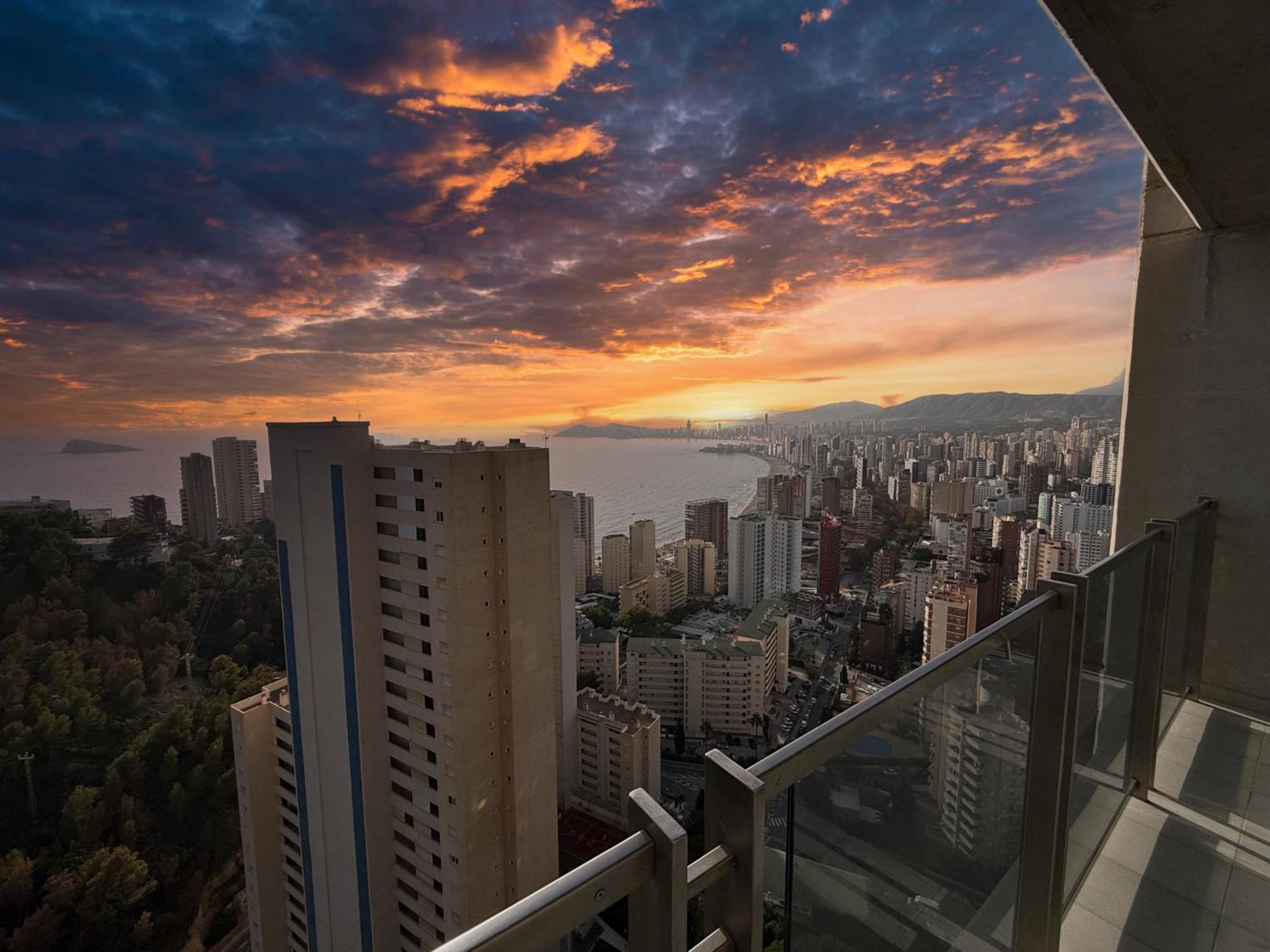 Beautiful Apartment Near Beach With Panoramic Sea-View Benidorm Dış mekan fotoğraf